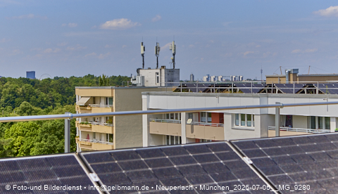 05.07.2025 - Dachbegehung mit der Münchner Wohnen am Karl-Marx-Ring 11-21 in Neuperlach