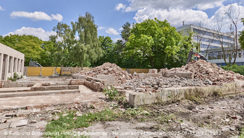 11.07.2025 - Abrissbaustelle Kindergarten an der Heinrich-Wieland-Strasse in Neuperlach
