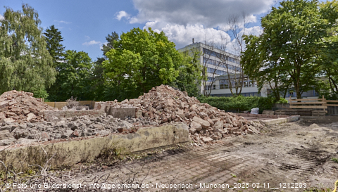 11.07.2025 - Abrissbaustelle Kindergarten an der Heinrich-Wieland-Strasse in Neuperlach