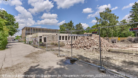 11.07.2025 - Abrissbaustelle Kindergarten an der Heinrich-Wieland-Strasse in Neuperlach