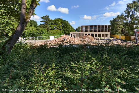 12.07.2025 - Abrissbaustelle Kindergarten an der Heinrich-Wieland-Strasse in Neuperlach