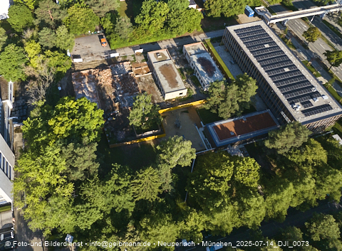 14.07.2025 - Abrissarbeiten des alten Kindergartens an der Heinrich-Wieland-Straße 3 in Neuperlach