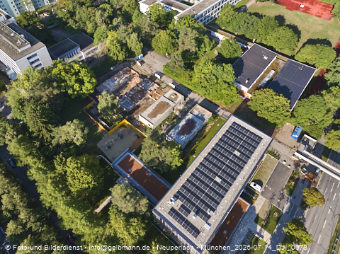 14.07.2025 - Abrissarbeiten des alten Kindergartens an der Heinrich-Wieland-Straße 3 in Neuperlach
