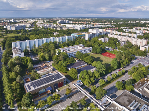 14.07.2025 - Abrissarbeiten des alten Kindergartens an der Heinrich-Wieland-Straße 3 in Neuperlach