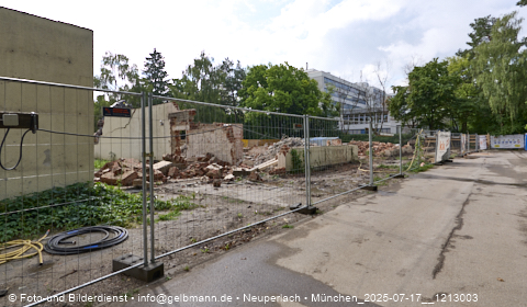 17.07.2025 - Abrissbaustelle Kindergarten an der Heinrich-Wieland-Strasse in Neuperlach
