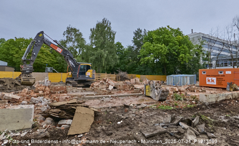 21.07.2025 - Abriss des alten Kindergartens in Neuperlach