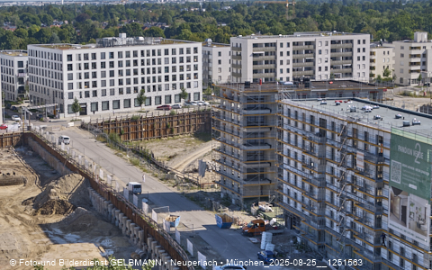 25.08.2025 - DEMOS-Baustelle und BayernHeim-Baustelle Alexiqauartier in Neuperlach