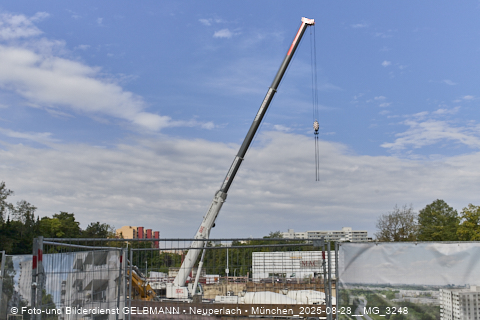 28.08.2025 - DEMOS-Baustelle und BayernHeim-Baustelle Alexiqauartier und BayernHeim in Neuperlach