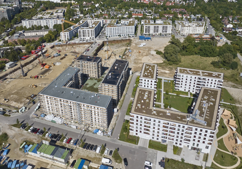 03.09.2025 - Luftbilder der DEMOS-Baustelle und BayernHeim-Baustelle Alexiqauartier und BayernHeim in Neuperlach