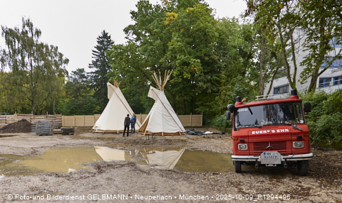 11.10.2025 - Indianerzelte für den Kinderspielplatz des neuen Haus für Kinder in Neuperlach