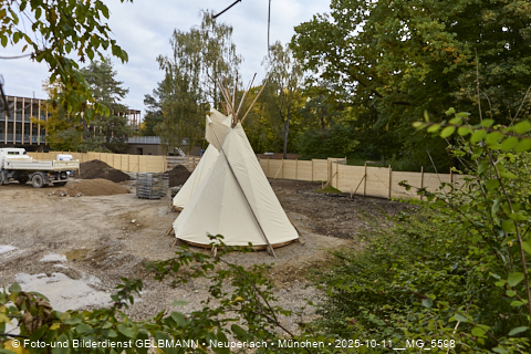 11.10.2025 - Indianerzelte für den Kinderspielplatz des neuen Haus für Kinder in Neuperlach