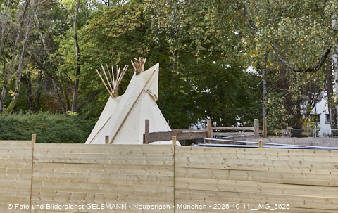 11.10.2025 - Indianerzelte für den Kinderspielplatz des neuen Haus für Kinder in Neuperlach