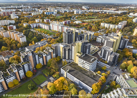 21.10.2025 - Marx-Zentrum und Karl-Marx-Ring 52-62 mit Umgebung in Neuperlach