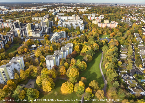 21.10.2025 - Marx-Zentrum und Karl-Marx-Ring 52-62 mit Umgebung in Neuperlach