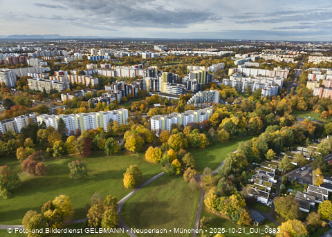 21.10.2025 - Marx-Zentrum und Karl-Marx-Ring 52-62 mit Umgebung in Neuperlach