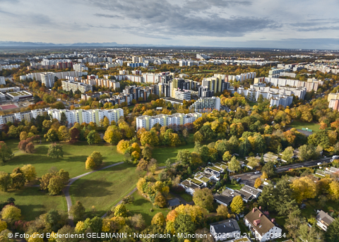 21.10.2025 - Marx-Zentrum und Karl-Marx-Ring 52-62 mit Umgebung in Neuperlach