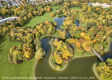 21.10.2025 - der Ostpark mit See und Biergarten im Herbst 2025