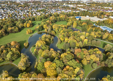 21.10.2025 - der Ostpark mit See und Biergarten im Herbst 2025