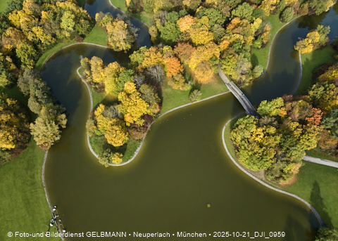 21.10.2025 - der Ostpark mit See und Biergarten im Herbst 2025