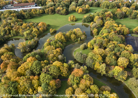 21.10.2025 - der Ostpark mit See und Biergarten im Herbst 2025