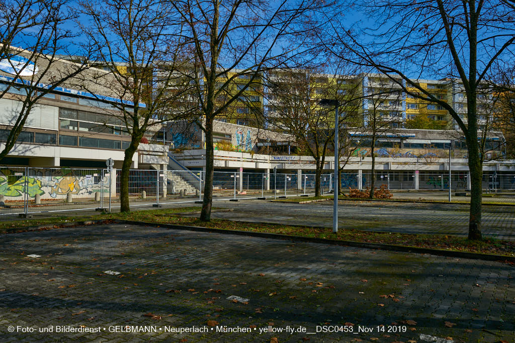 14.11.2019 - Das Quiddezentrum kurz vor dem Abriss in Neuperlach