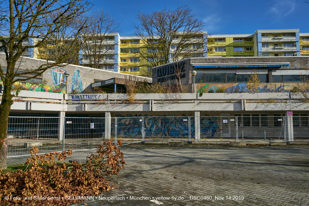 14.11.2019 - Das Quiddezentrum kurz vor dem Abriss in Neuperlach