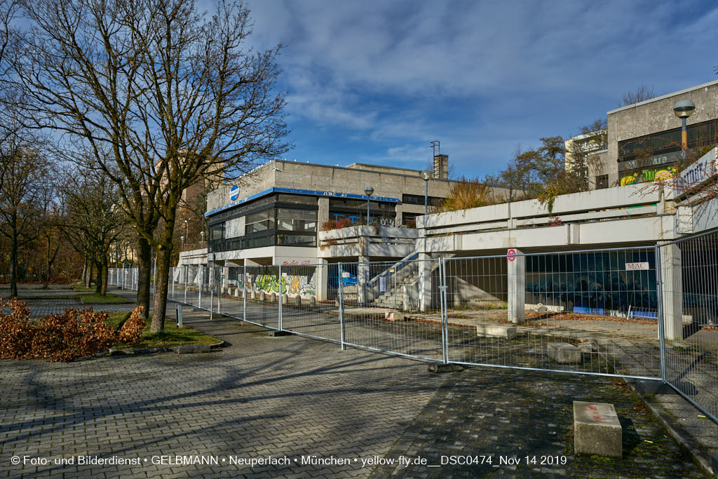 14.11.2019 - Das Quiddezentrum kurz vor dem Abriss in Neuperlach