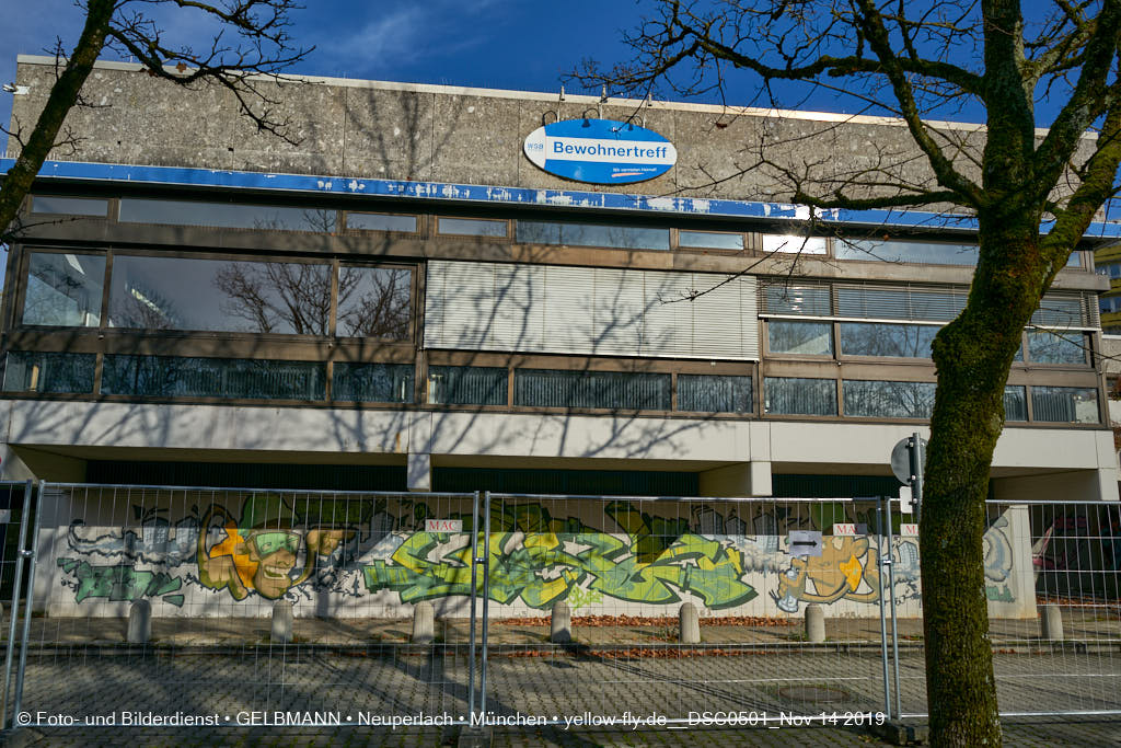 14.11.2019 - Das Quiddezentrum kurz vor dem Abriss in Neuperlach