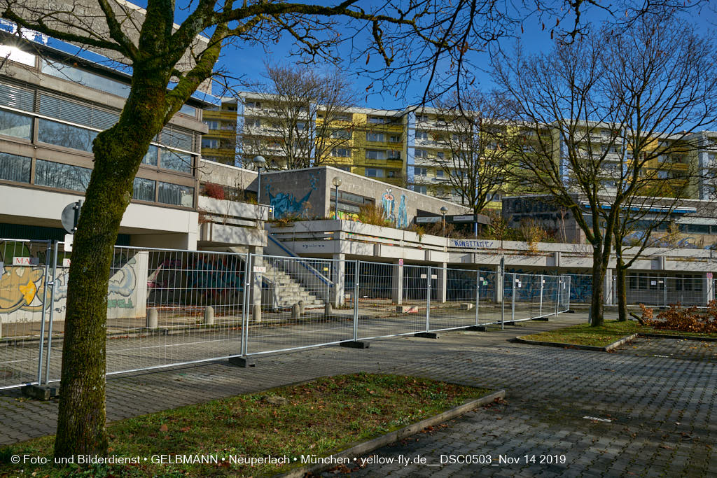 14.11.2019 - Das Quiddezentrum kurz vor dem Abriss in Neuperlach