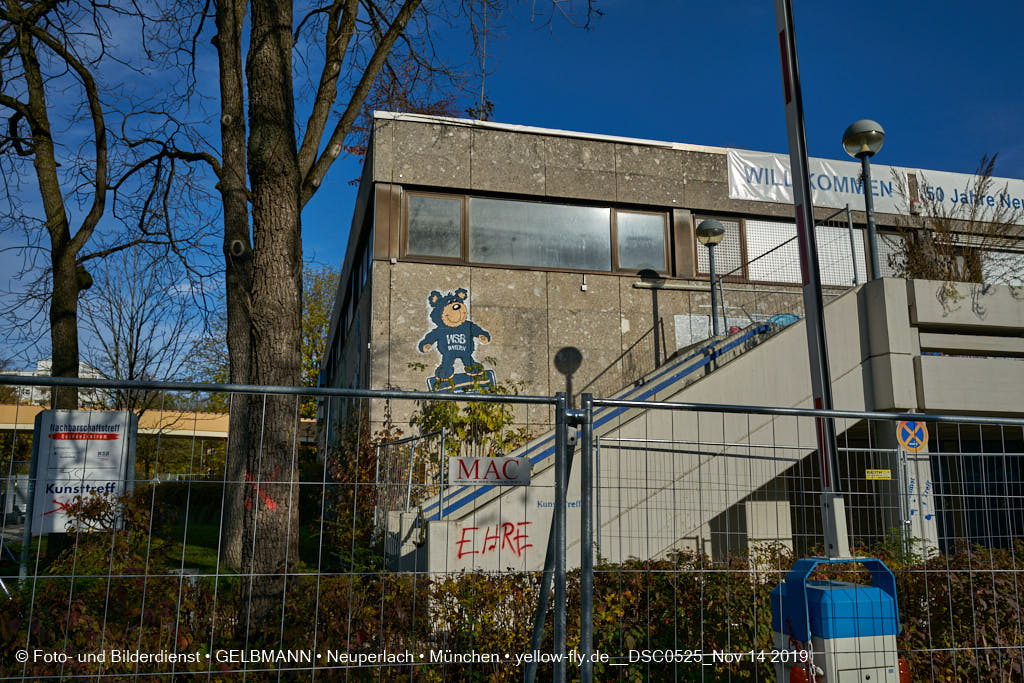 14.11.2019 - Das Quiddezentrum kurz vor dem Abriss in Neuperlach