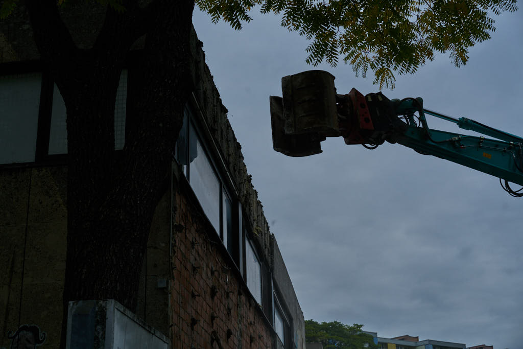 21.09.2021 - Die Abrissarbeiten haben begonnen