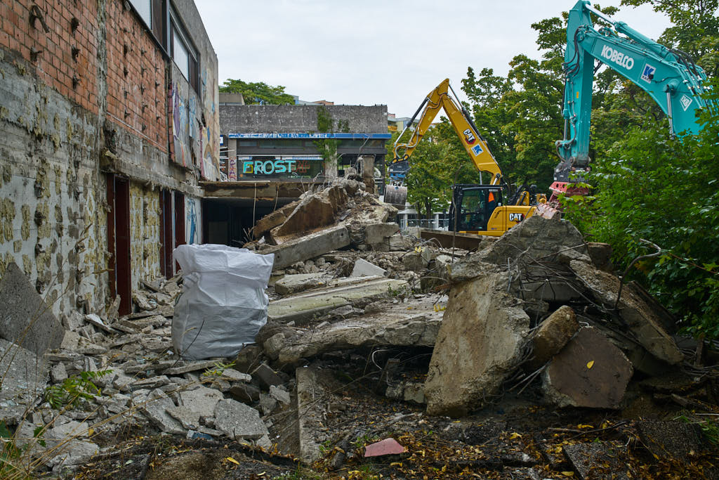 21.09.2021 - Die Abrissarbeiten haben begonnen