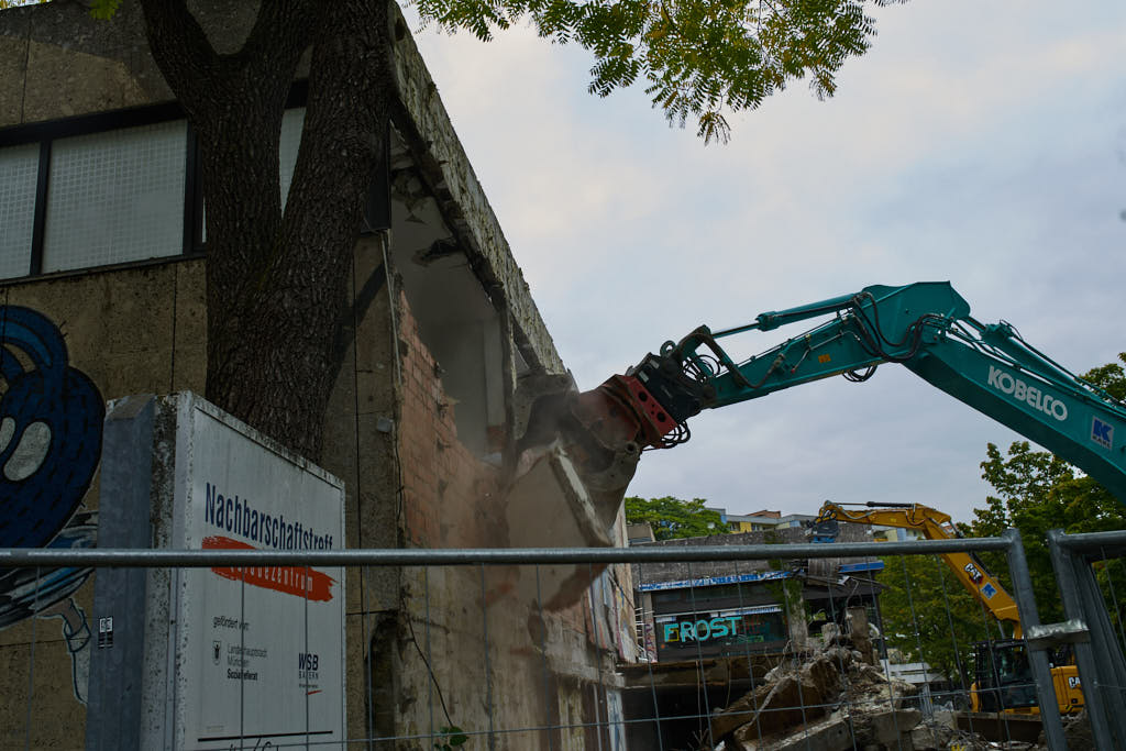 21.09.2021 - Die Abrissarbeiten haben begonnen
