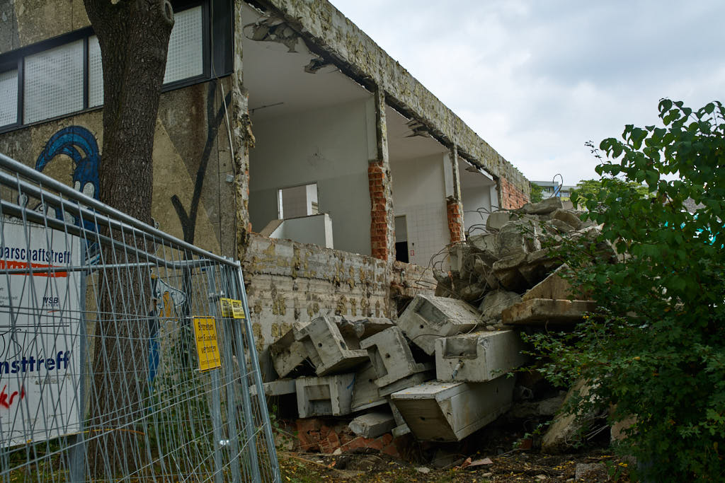 21.09.2021 - Die Abrissarbeiten haben begonnen