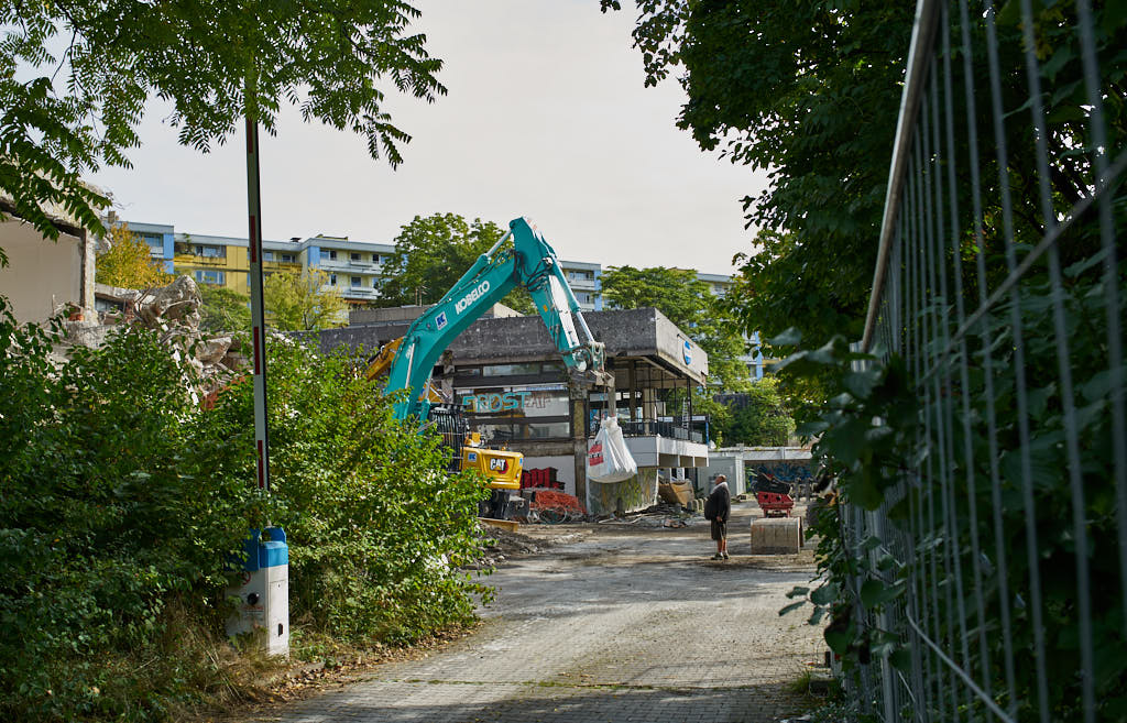 22.09.2021 - Abrissbegin des Quiddezentrums in Neuperlach
