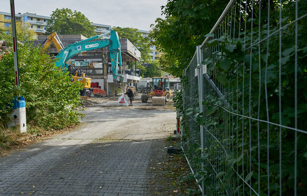 22.09.2021 - Abrissbegin des Quiddezentrums in Neuperlach