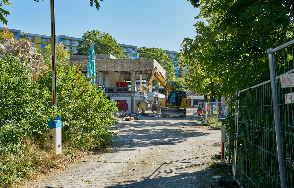23.09.2021 - Abrissbegin des Quiddezentrums in Neuperlach