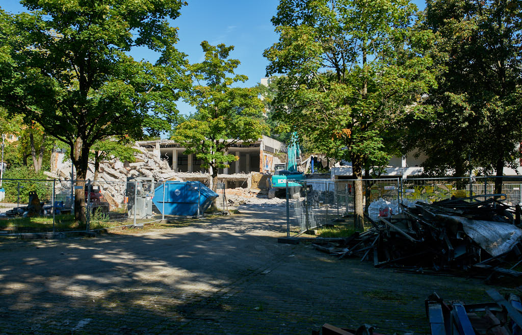 23.09.2021 - Abrissbegin des Quiddezentrums in Neuperlach