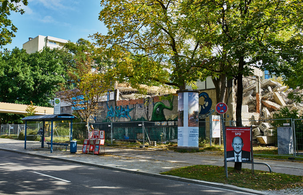 24.09.2021 - Abrissbegin des Quiddezentrums in Neuperlach