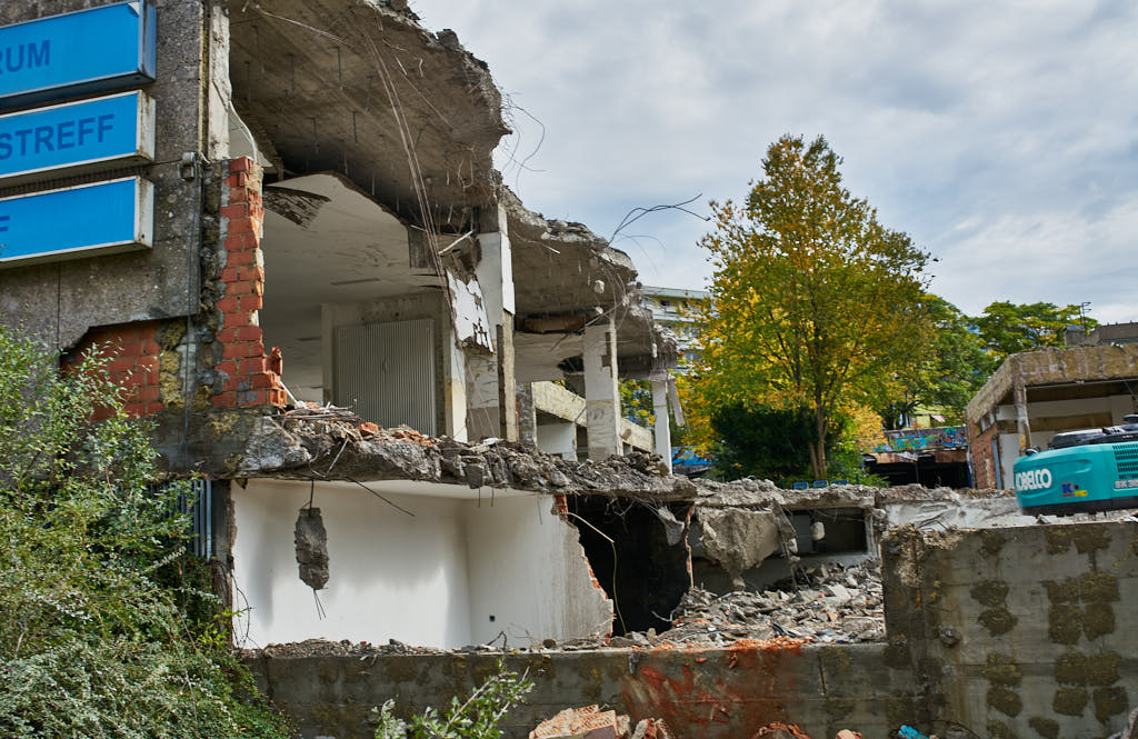 29.09.2021 - Abrissbegin des Quiddezentrums in Neuperlach