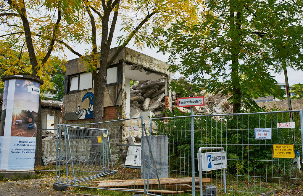 29.09.2021 - Abrissbegin des Quiddezentrums in Neuperlach