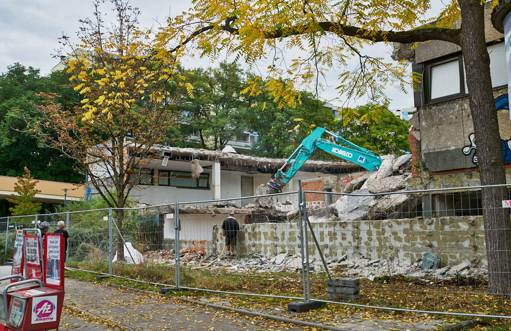 29.09.2021 - Abrissbegin des Quiddezentrums in Neuperlach