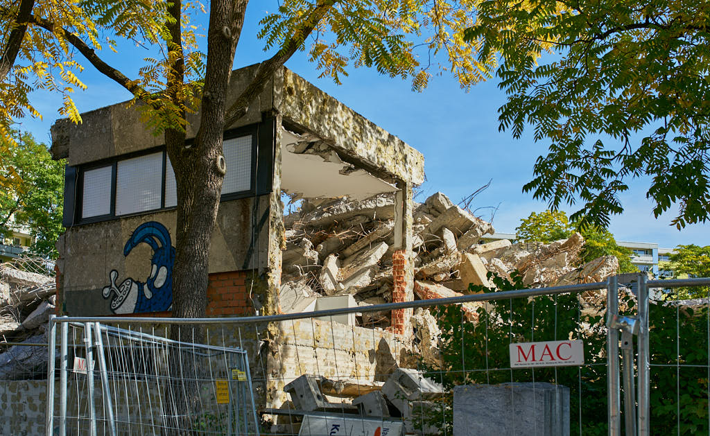 01.10.2021 - Abrissbegin des Quiddezentrums in Neuperlach