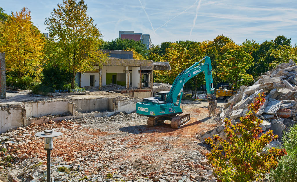 01.10.2021 - Abrissbegin des Quiddezentrums in Neuperlach