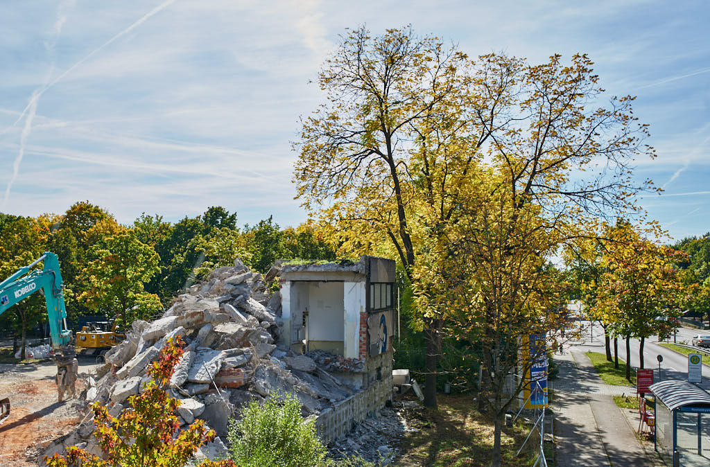 01.10.2021 - Abrissbegin des Quiddezentrums in Neuperlach