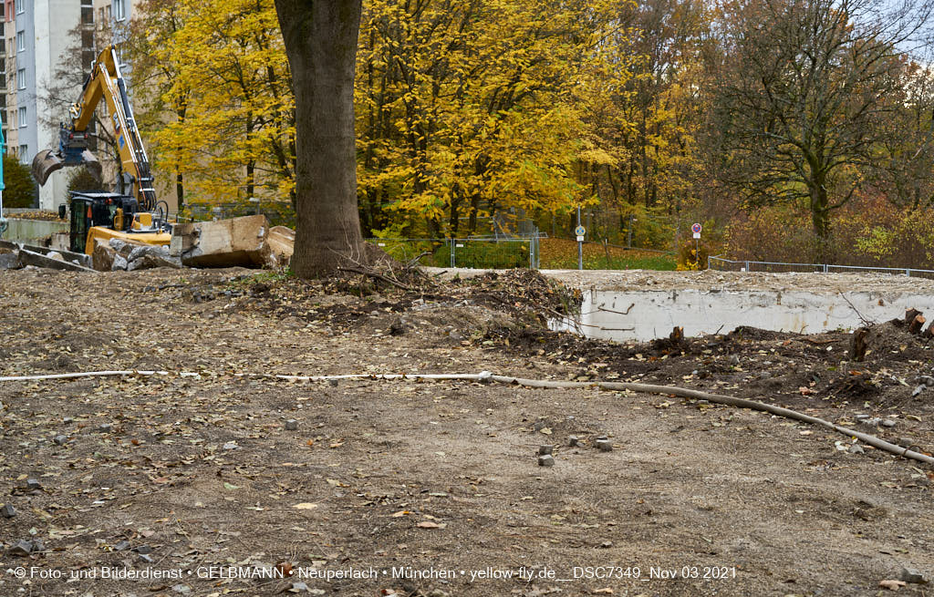 03.11.2021 - Abriss vom Quiddezentrum in Neuperlach