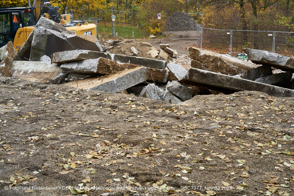 03.11.2021 - Abriss vom Quiddezentrum in Neuperlach