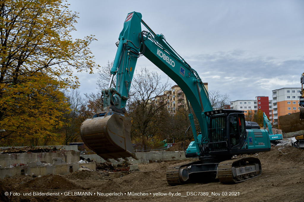 03.11.2021 - Abriss vom Quiddezentrum in Neuperlach