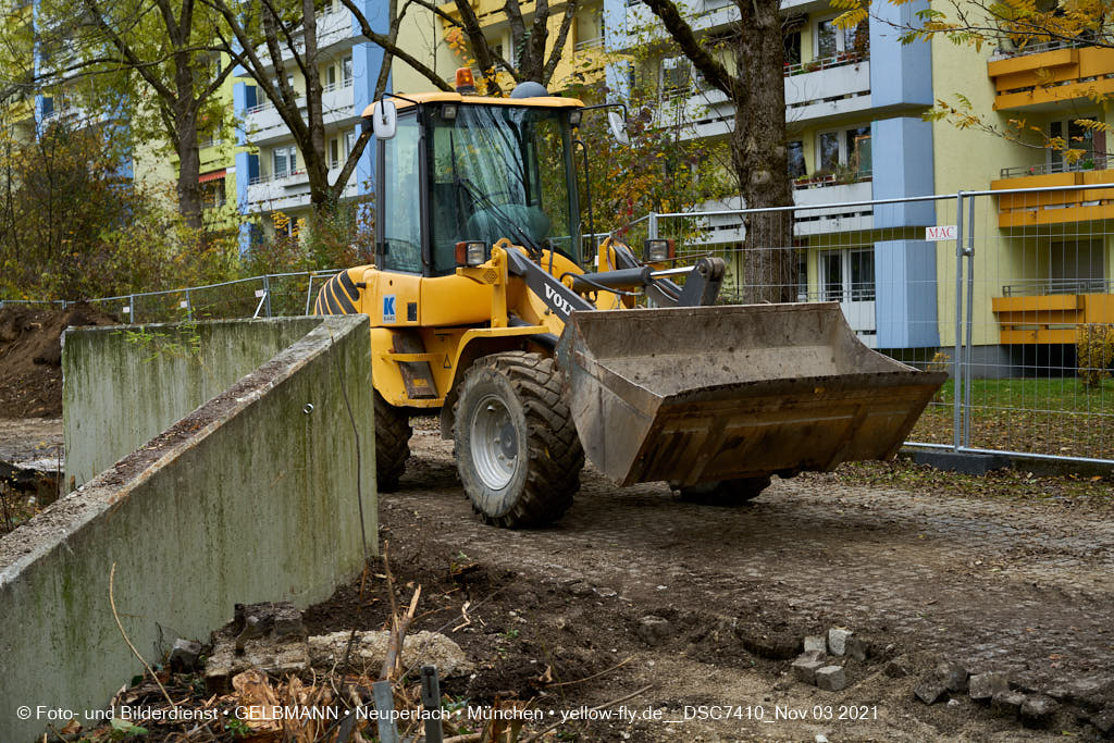 03.11.2021 - Abriss vom Quiddezentrum in Neuperlach