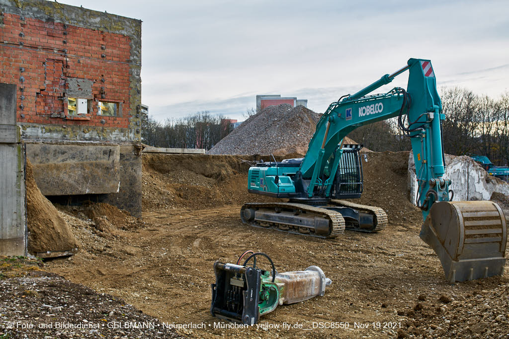 19.11.2021 - Abriss-Baustelle Quiddezentrum in Neuperlach